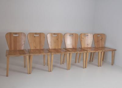 Set of Six Mid Century Modern Rustic Pine Chairs Finland 1950s