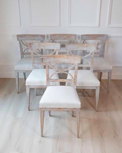 Set of Six Swedish Neoclassical Dining Chairs with Curule Backrests