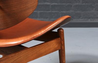 Seymour J Wiener Mid Century Clam Shell Leather Chairs by Seymour J Wiener for Kodawood