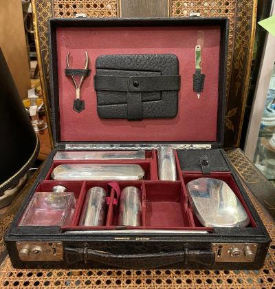 Shreve Co Shreve Co Sterling Silver Vanity Travel Dresser Set in Leather Case