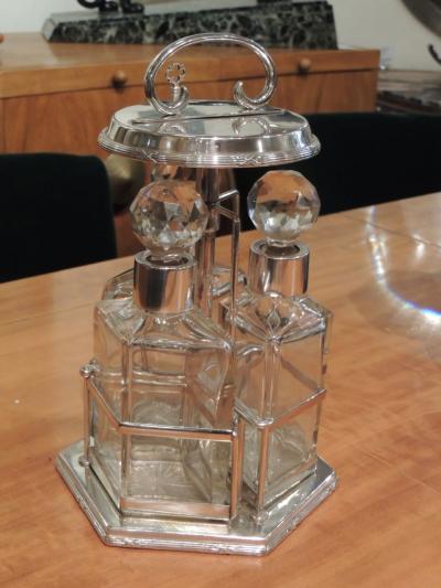Silver and Glass Swingout Tantalus