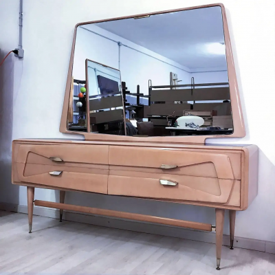 Silvio Cavatorta Italian Mid Century Maple Dresser with Mirror attr to Silvio Cavatorta 1950s