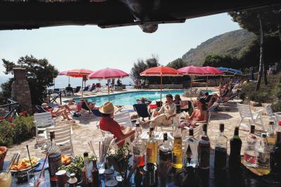 Slim Aarons Poolside Bar