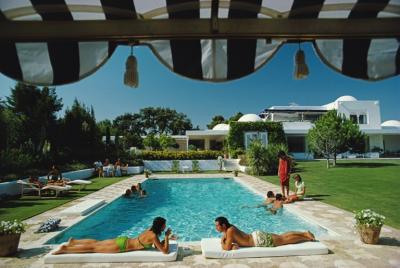 Slim Aarons Poolside In Sotogrande 30 x 40 