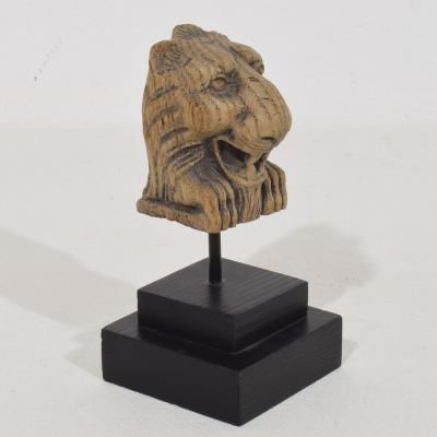 Small 17th 18th Century French Carved Oak Lion Fragment