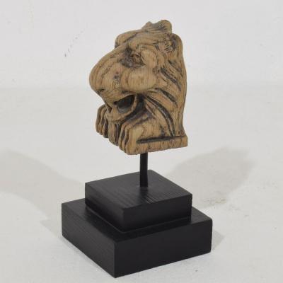 Small 17th 18th Century French Carved Oak Lion Fragment