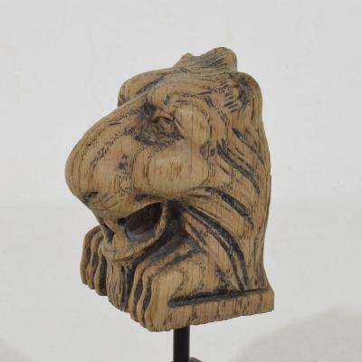 Small 17th 18th Century French Carved Oak Lion Fragment