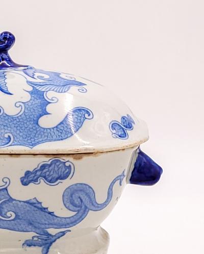 Small English Porcelain Sauce Tureen in the Chinese Taste circa 1900