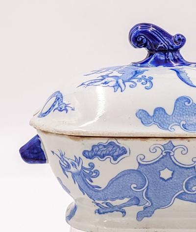 Small English Porcelain Sauce Tureen in the Chinese Taste circa 1900