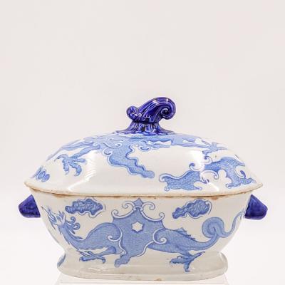 Small English Porcelain Sauce Tureen in the Chinese Taste circa 1900