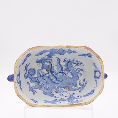 Small English Porcelain Sauce Tureen in the Chinese Taste circa 1900