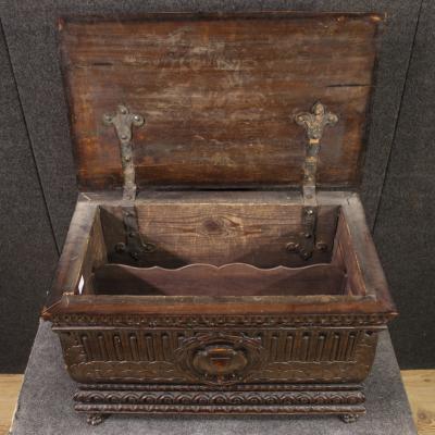 Small Italian trunk from the 20th century