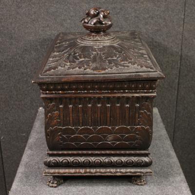 Small Italian trunk from the 20th century