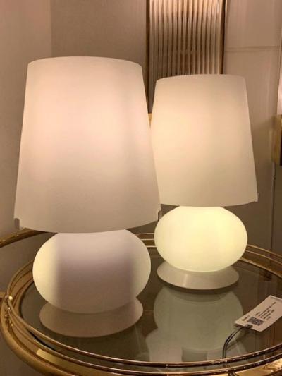Small White Glass Table Lamps by Max Ingrand for Fontana Arte Model 1853 Italy