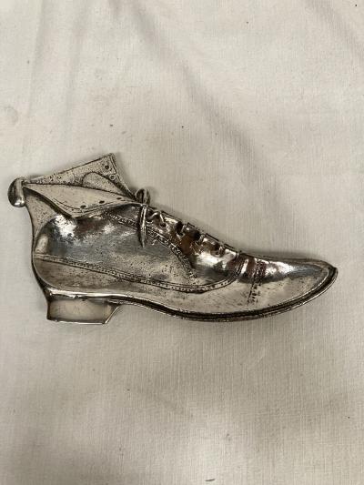 Small bronze shoe vide poche in the style of Salvador Dali