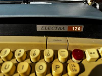 Smith Corona Electra 120 Electric Typewriter