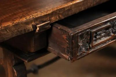 Spanish Baroque 1750s Walnut Fratino Table with Drawers and Iron Stretchers