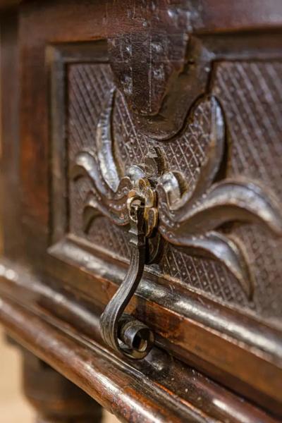 Spanish Baroque 17th Century Walnut Table with Carved Drawers and Turned Legs