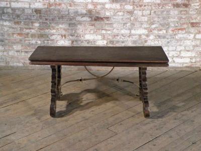 Spanish Baroque 17th century walnut Flip Bench or Low Table