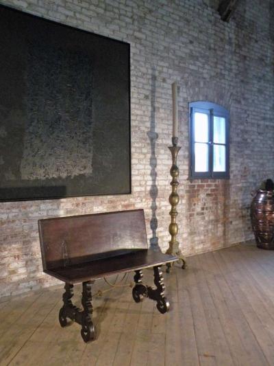 Spanish Baroque 17th century walnut Flip Bench or Low Table