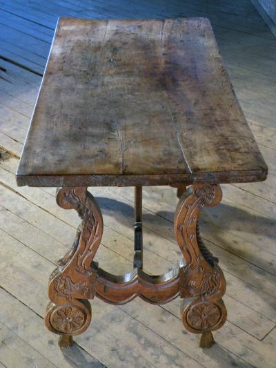 Spanish baroque 17th Century carved Walnut trestle table