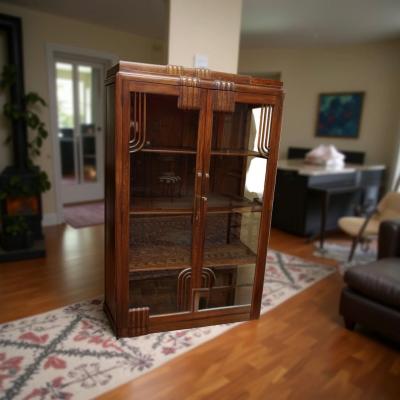 Streamlined Art Deco Display Vitrine with Geometric Woodwork and Glass Shelves