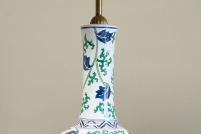 Stunning French Chinoiserie Table Lamp in Porcelain and Brass 1940s