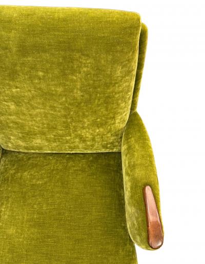 Stylish Pair of Olive Green Italian Mid Century Modern Lounge Chairs 1950s