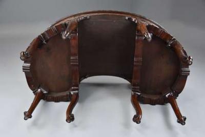 Superb quality Edwardian freestanding mahogany kidney shaped desk