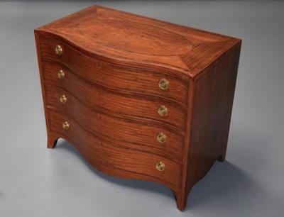 Superb quality serpentine shaped satinwood gentlemans dressing chest