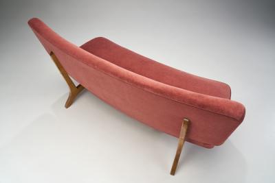 Susanna Sofa by Oiva Parviainen for Lahden Lepokalusto Finland 1950s