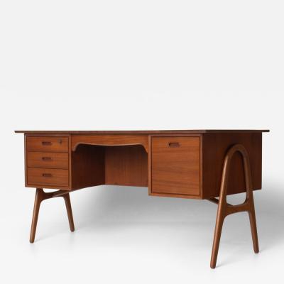 Svend Aage Madsen Svend Aage Madsen Danish Modern Teak Desk