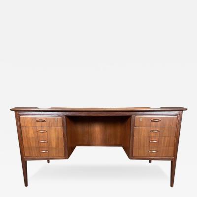 Svend Aage Madsen VINTAGE DANISH MID CENTURY MODERN TEAK EXECUTIVE DESK BY SVEND MADSEN