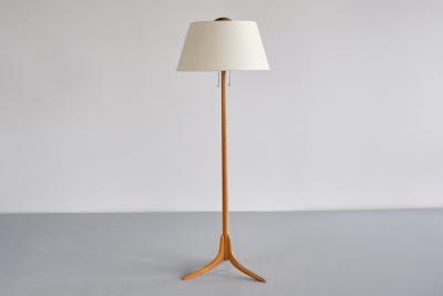 Svensk Hemslojd Swedish Modern Three Legged Floor Lamp in Oak Svensk Hemsl jd 1950s