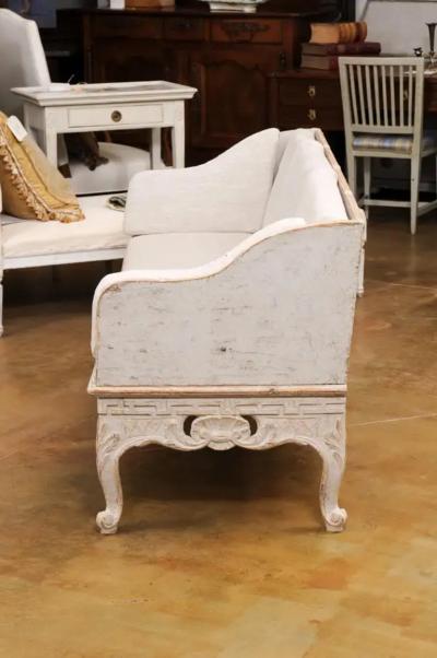 Swedish 1780s Rococo Painted Tr gsoffa with Carved Apron and Upholstery