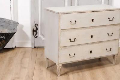 Swedish 1790s Gustavian Period Painted Three Drawer Chest with Carved Feet