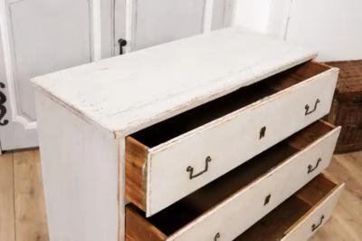 Swedish 1790s Gustavian Period Painted Three Drawer Chest with Carved Feet