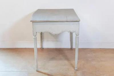 Swedish 1810s Period Gustavian Painted Side Table with Drawer and Carved Apron