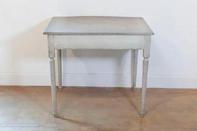 Swedish 1810s Period Gustavian Painted Side Table with Drawer and Carved Apron