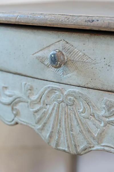 Swedish 1810s Period Gustavian Painted Side Table with Drawer and Carved Apron