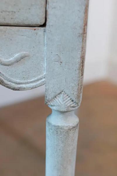 Swedish 1810s Period Gustavian Painted Side Table with Drawer and Carved Apron