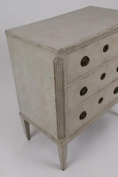 Swedish 1820s Gustavian Style Gray Painted Chest with Carved Semi Columns