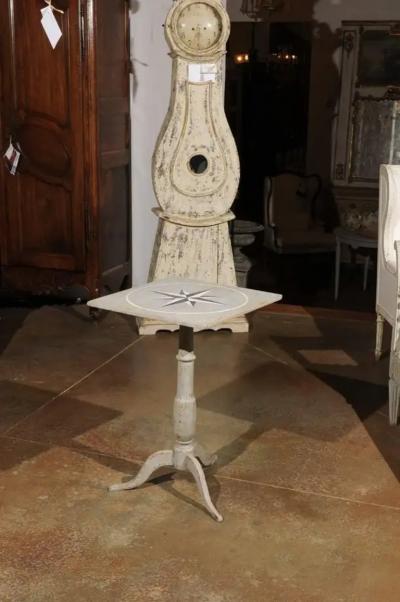 Swedish 1850s Grey Painted Gu ridon Pedestal Side Table with Wind Rose Motif