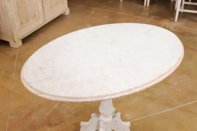 Swedish 1880s Painted Wood Gu ridon Table with Oval Top and Pedestal Base