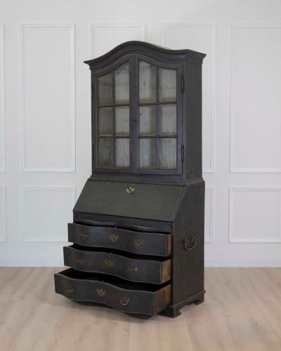 Swedish 18th Century Baroque Vitrine