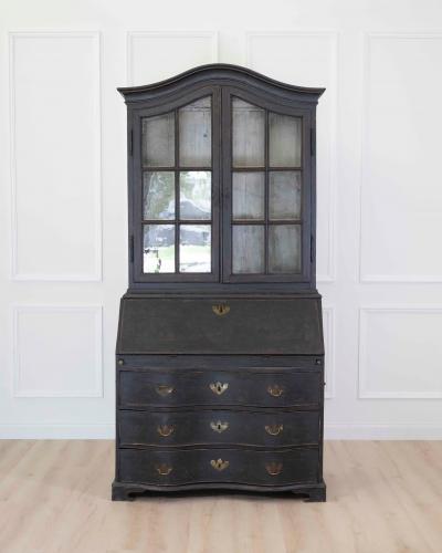 Swedish 18th Century Baroque Vitrine