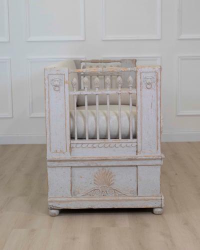 Swedish 19th Century Gustavian Painted Daybed