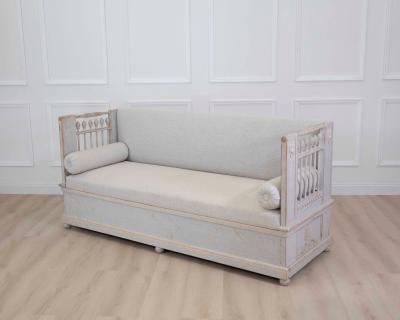 Swedish 19th Century Gustavian Painted Daybed