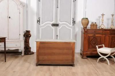 Swedish Baroque Style 19th Century Gray Serpentine Front Three Drawer Chest