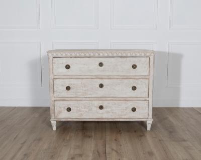 Swedish Chest of Drawers with Dentil Carving Mid 19th Century